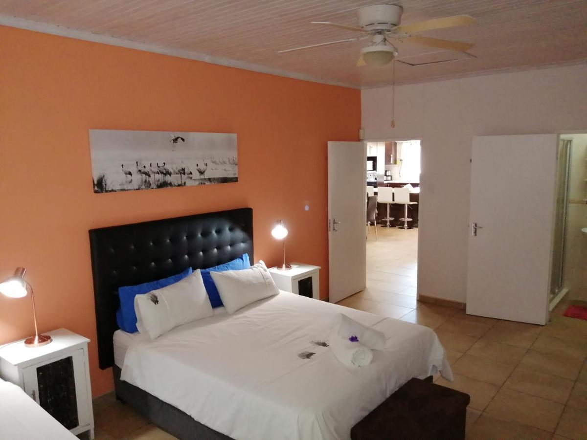 Capbon Guesthouse Windhoek Exterior photo