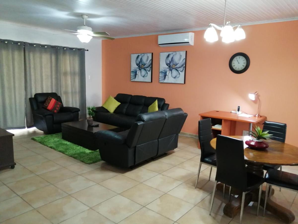 Capbon Guesthouse Windhoek Exterior photo