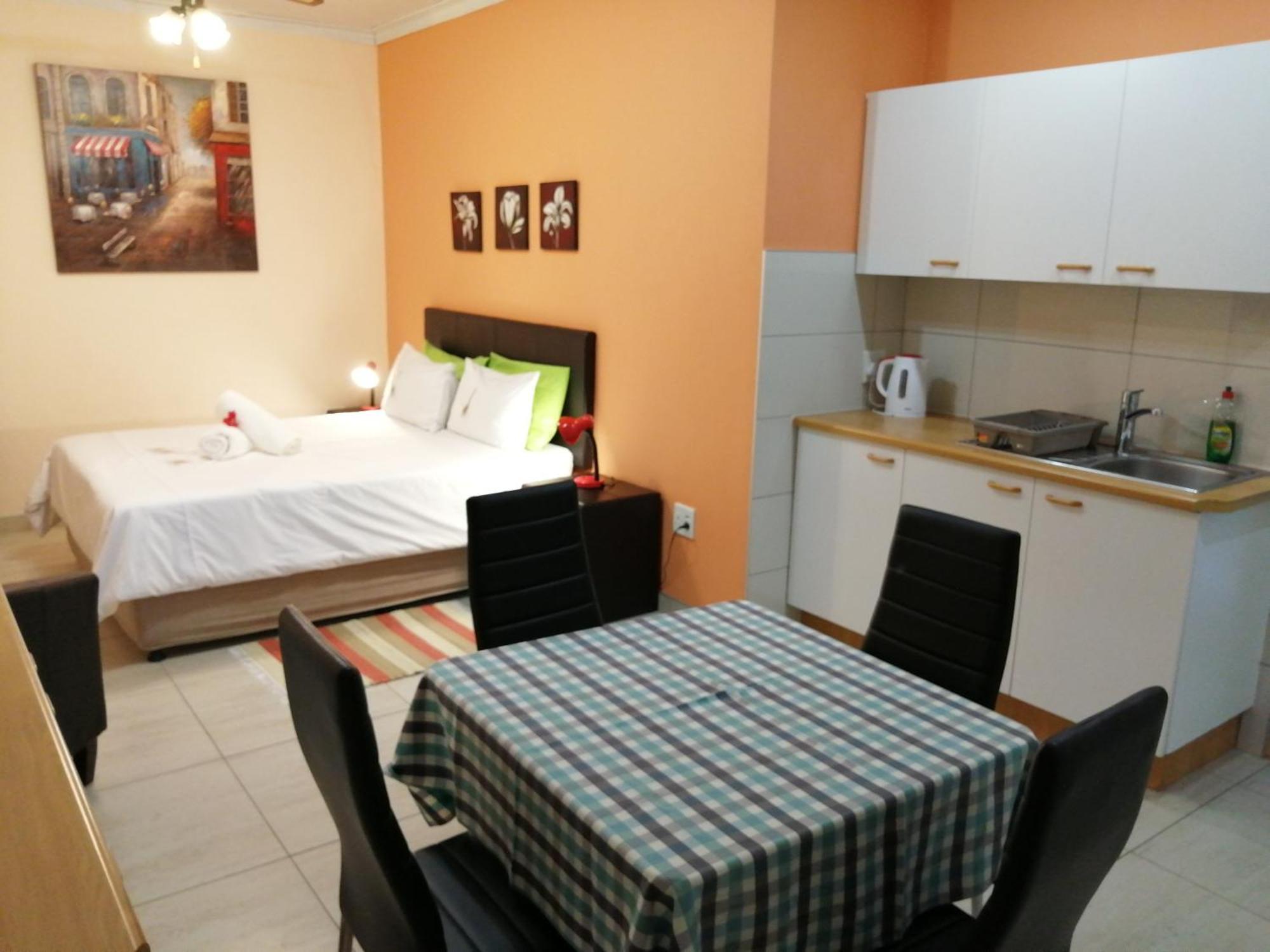 Capbon Guesthouse Windhoek Exterior photo