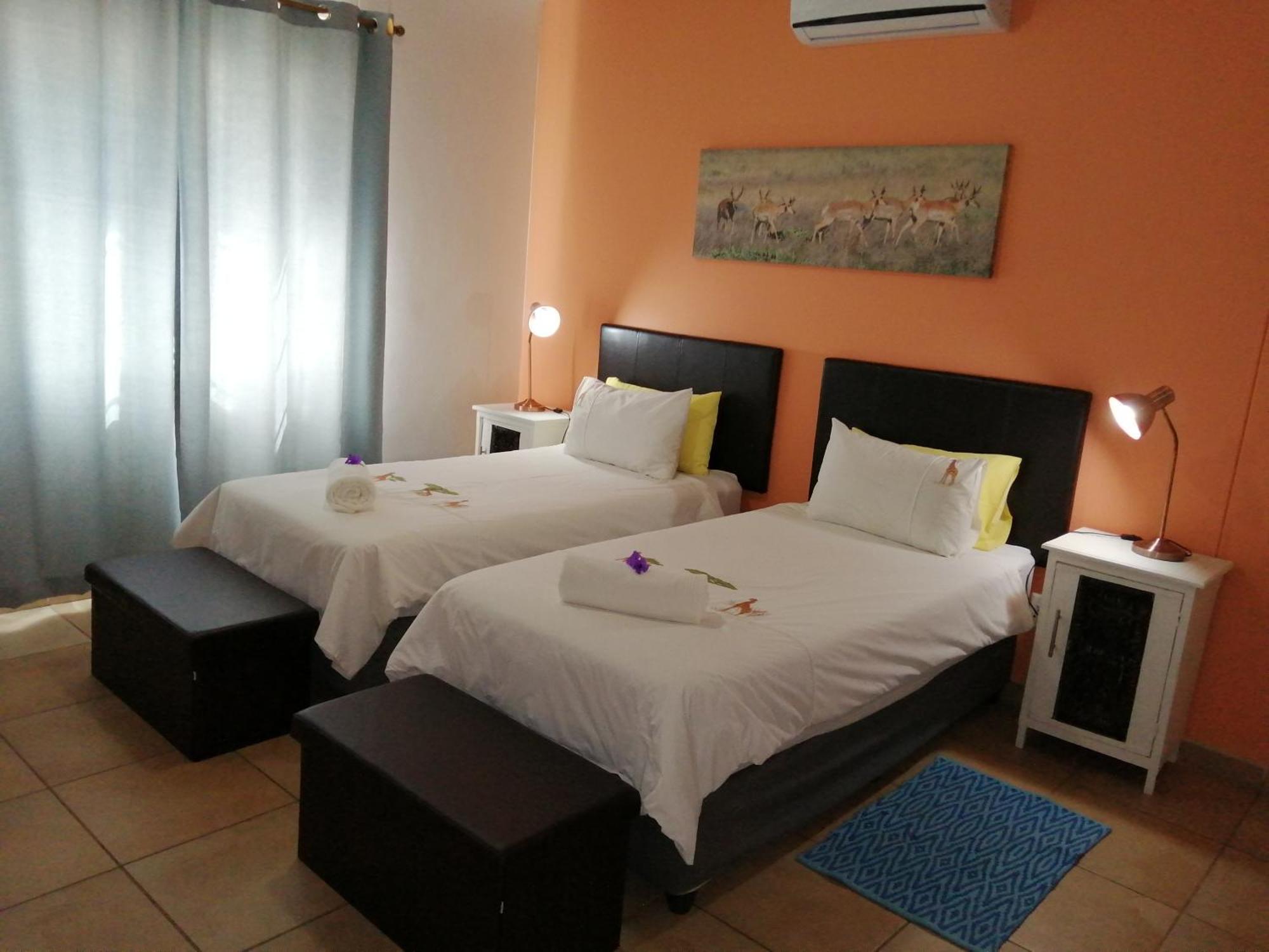 Capbon Guesthouse Windhoek Exterior photo