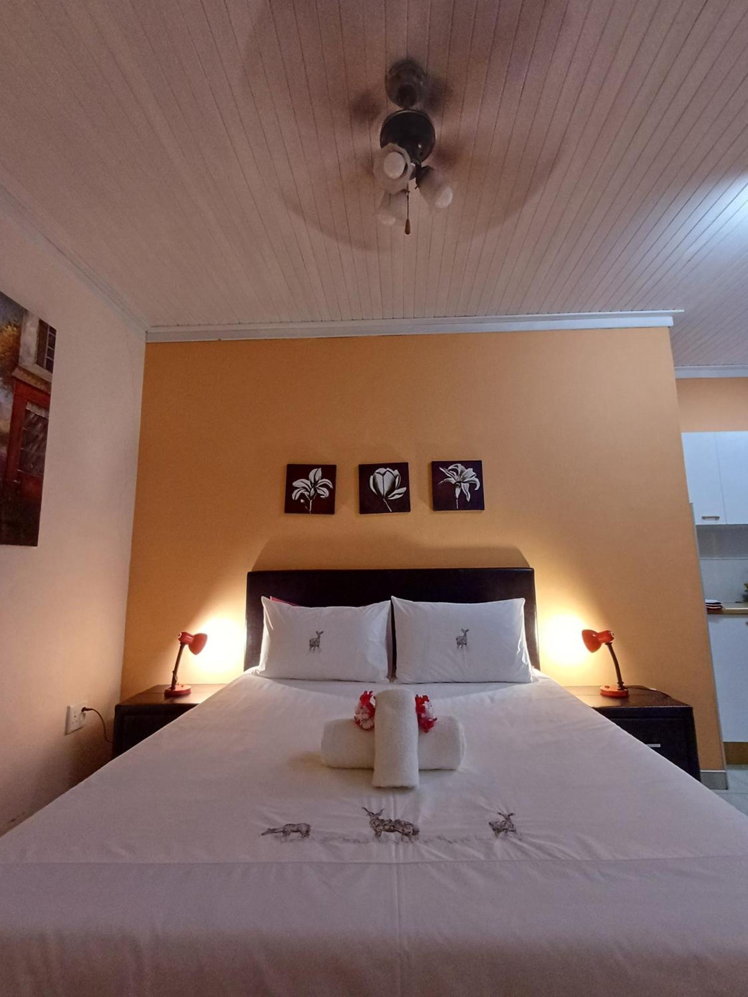 Capbon Guesthouse Windhoek Exterior photo
