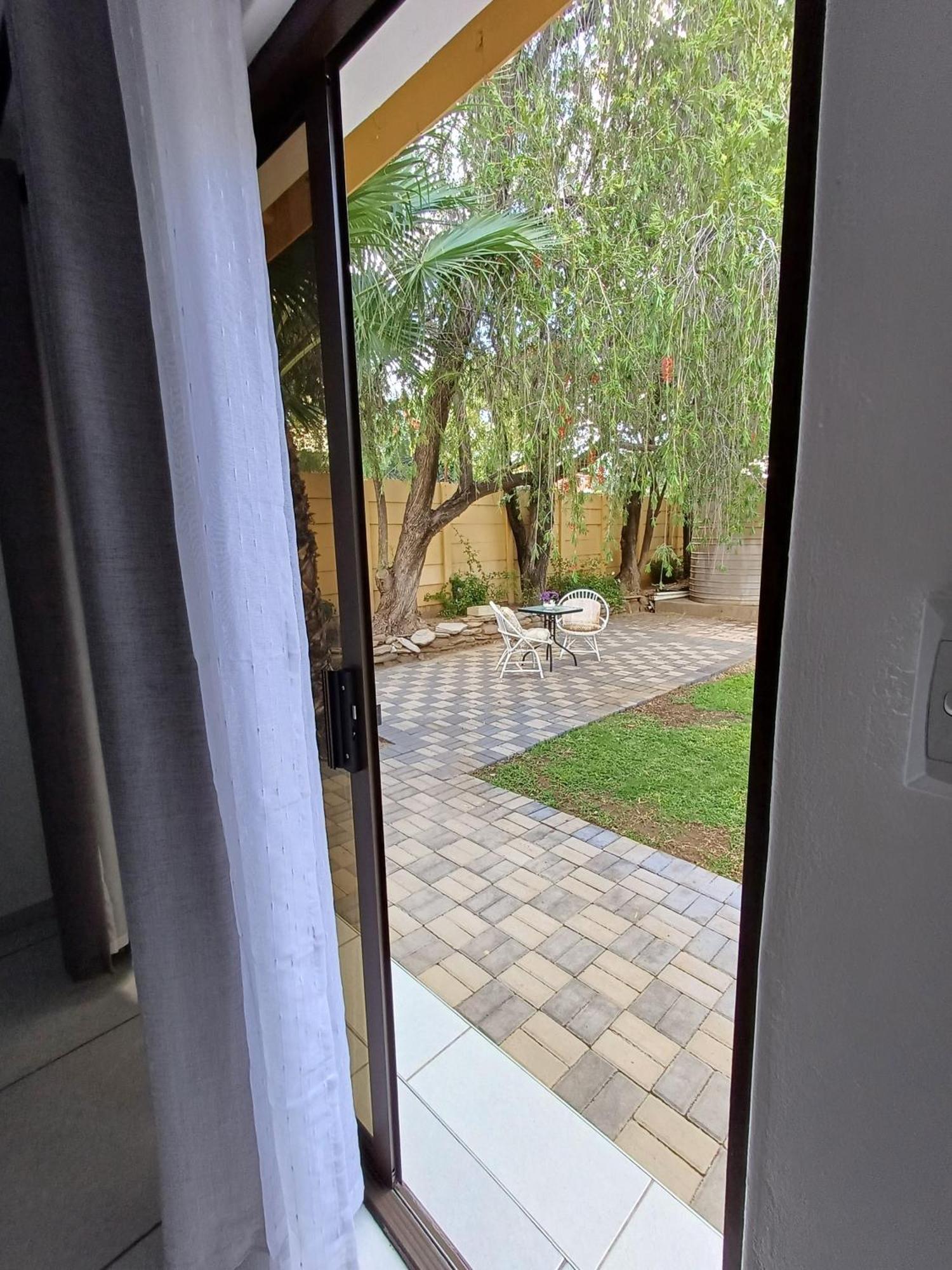 Capbon Guesthouse Windhoek Exterior photo