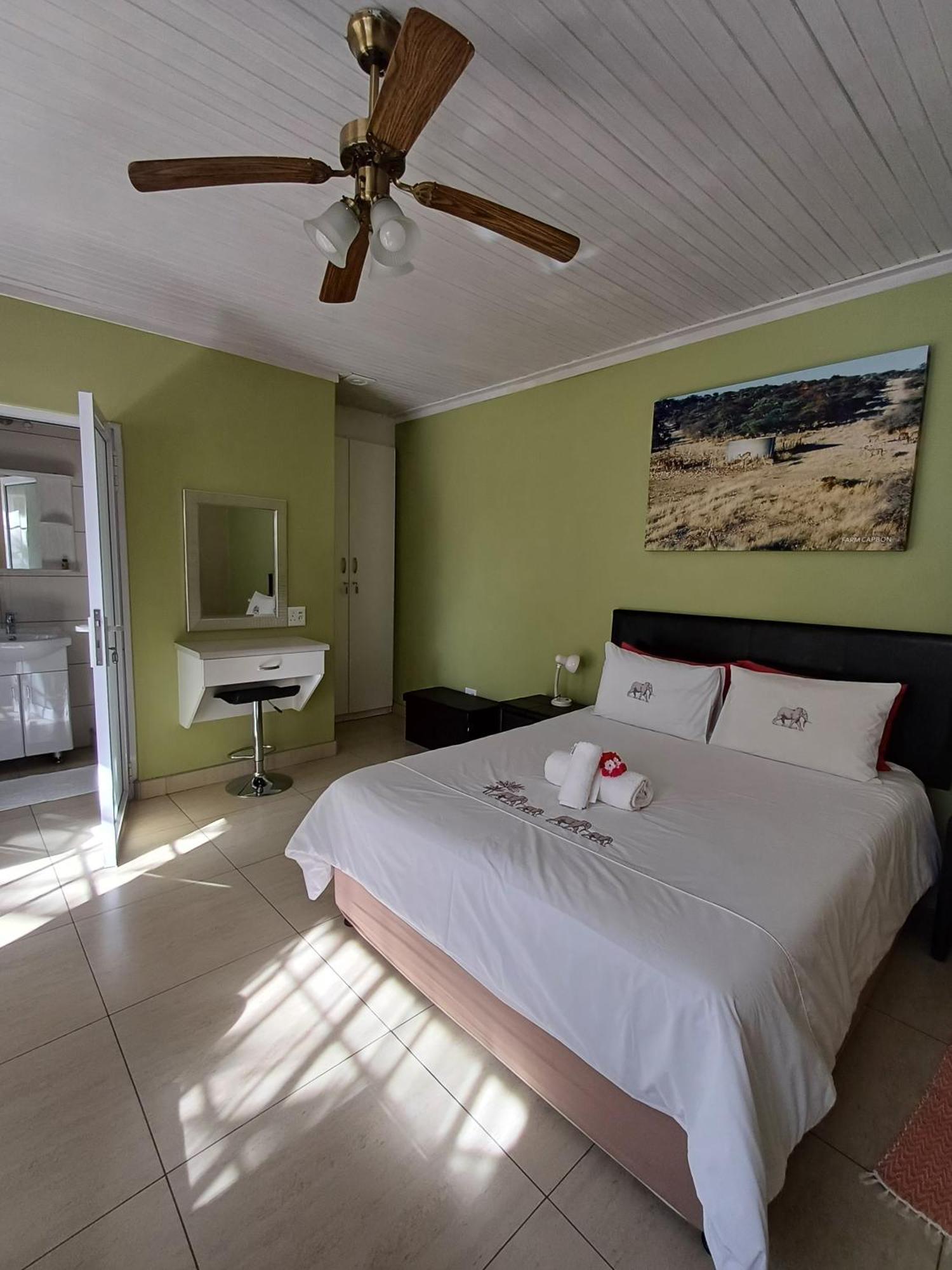 Capbon Guesthouse Windhoek Exterior photo