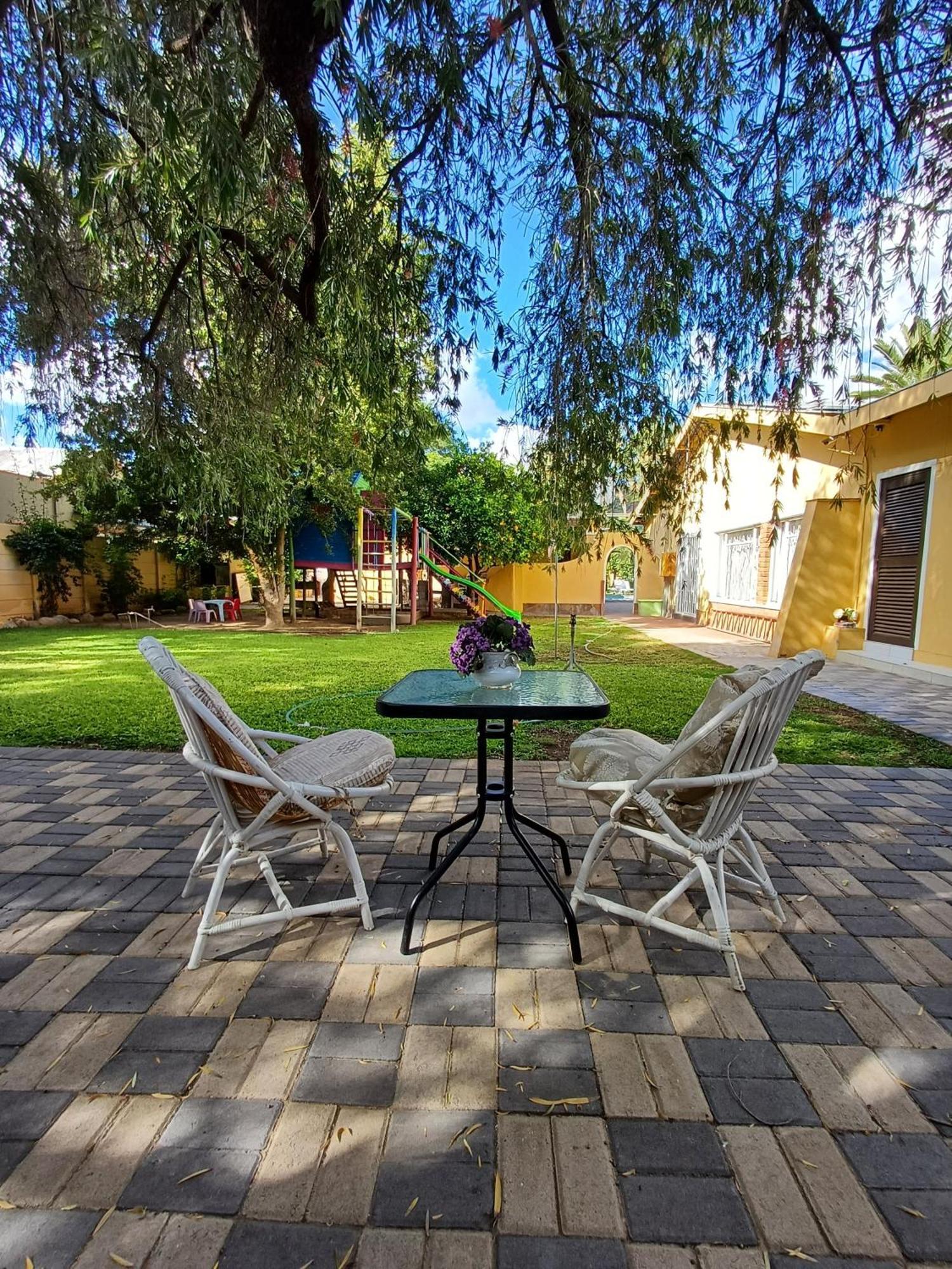 Capbon Guesthouse Windhoek Exterior photo
