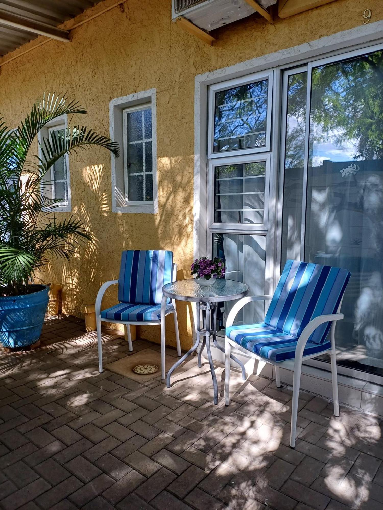 Capbon Guesthouse Windhoek Exterior photo
