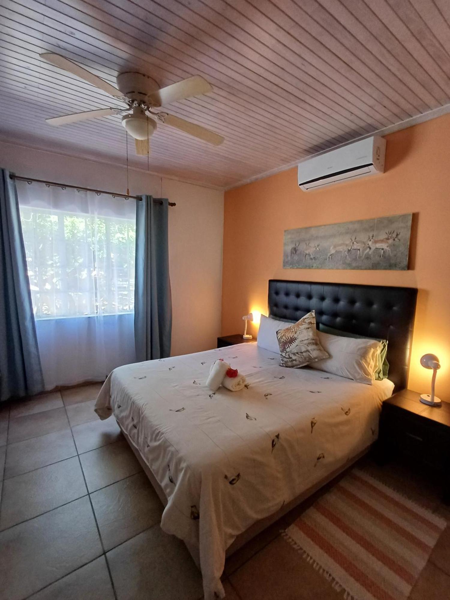 Capbon Guesthouse Windhoek Exterior photo