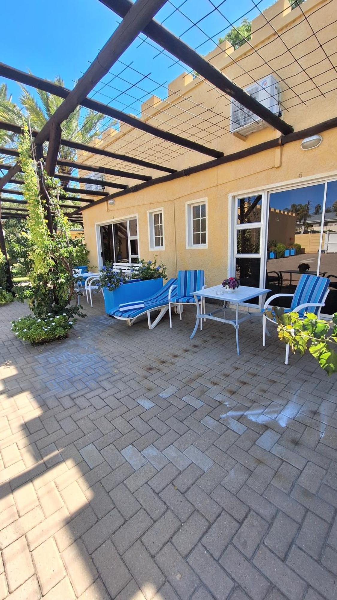 Capbon Guesthouse Windhoek Exterior photo
