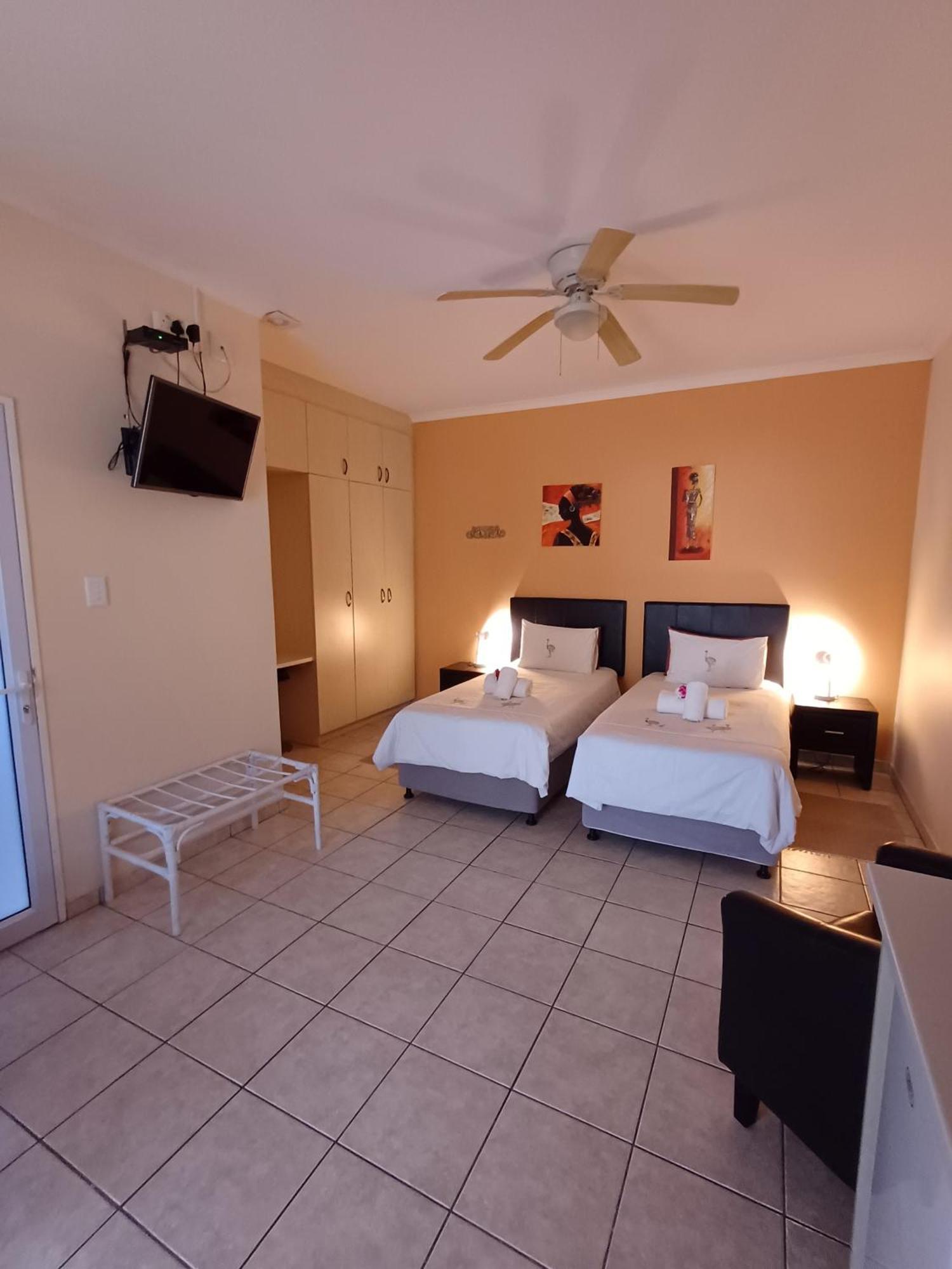Capbon Guesthouse Windhoek Exterior photo