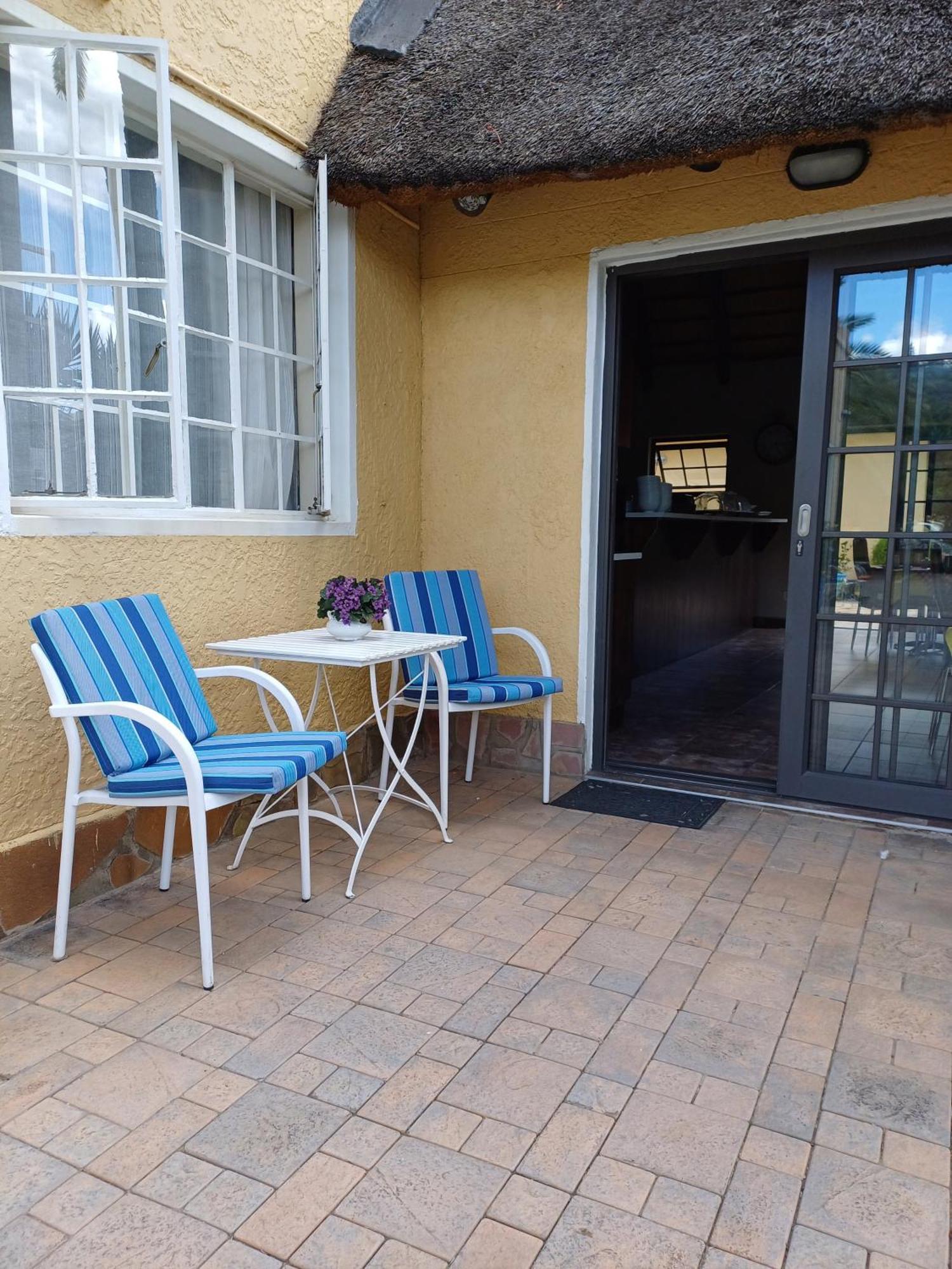Capbon Guesthouse Windhoek Exterior photo