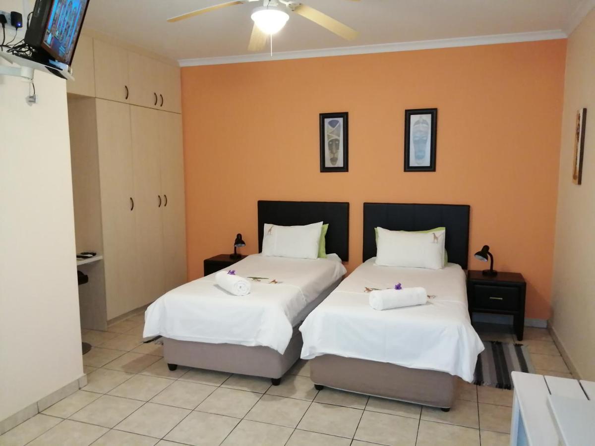 Capbon Guesthouse Windhoek Exterior photo
